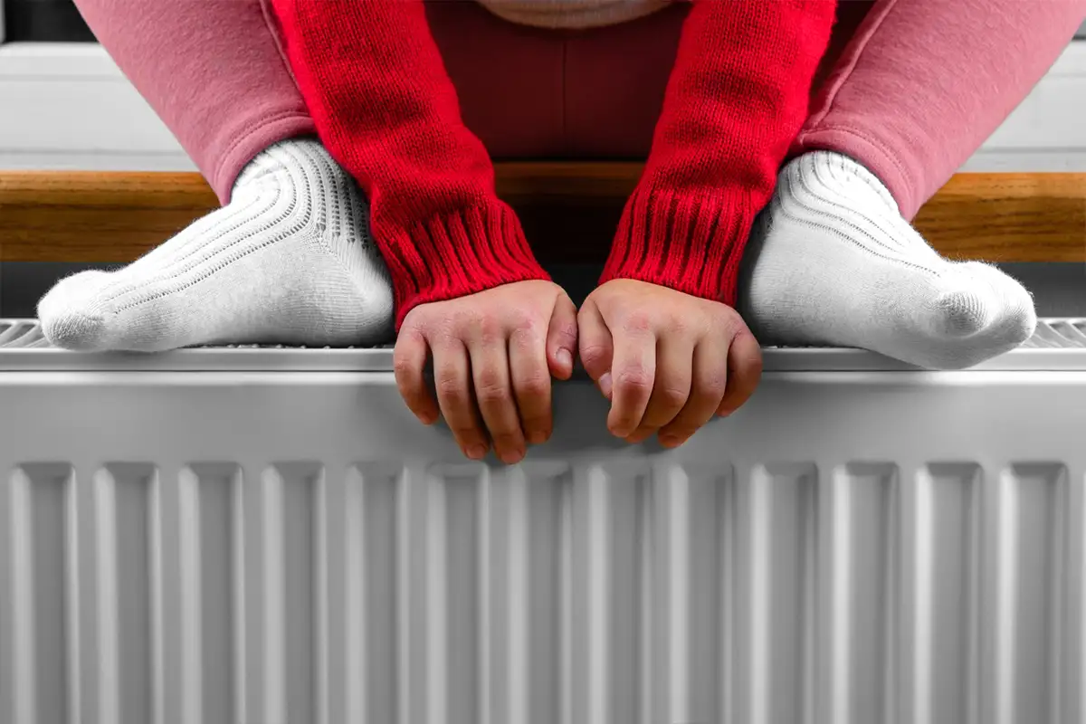 Allarme sui termosifoni che scaldano a metà: ecco come ottimizzare il riscaldamento domestico